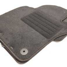 Мокетни стелки за Vw Golf 5 / 6 / Jetta (2005-2011) с кръгли щипки