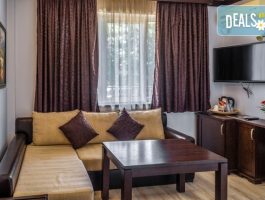 Мега Оферта До 07.09. х-л Sunny Paradise 2, Китен: Нощувка със закуска и вечеря, басейн, джакузи