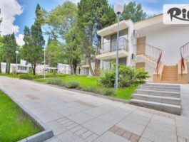 Специална оферта за Семейна почивка в Албена през лятото! All Inclusive нощувка за до петима + басейни, лек обяд + 2 шезлонга и чадър на плажа, от Вили Ралица Акваклуб 4*