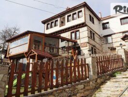 Специална оферта за Делнична почивка край Пампорово до 30 Септември! 2 или 3 нощувки в къща за до 20 човека + ползване на сауна и механа, от Къща за гости Вълканови, с. Левочево