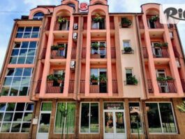 Специална оферта за На море в Равда от 1 до 30 Юни и от 26 Август до 15 Септември! Нощувка за до четирима, от Art Villa Rozalia на 250 м. от централния плаж