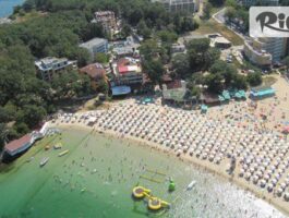 Специална оферта за Почивка на 50 метра от плажа Атлиман в Китен от 6 до 19 Юли и от 10 до 23 Август! Нощувка със закуска и вечеря + басейн и Безплатно за дете до 12 г., от Хотел Сигма