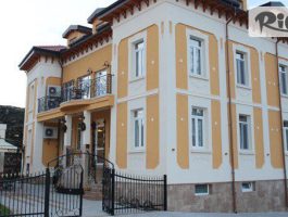Специална оферта за Уикенд СПА почивка в Хисаря до 30 Юни - важи за празници! Нощувка със закуска + вътрешно и външно джакузи, сауна + следобедно кафе или чай, от Бутиков хотел Вила Париж