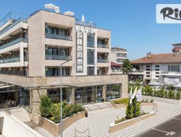 Специална оферта за ПРОМО ОФЕРТА за почивка в Приморско от 20 Май до 15 Юни! Ultra All Inclusive нощувка + басейн, чадър и шезлонг + 2 деца до 13г безплатно, от Хотел Синема 4* на 200м. от Южния плаж