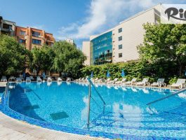 Специална оферта за Почивка в Несебър през Юли и Август! All Inclusive нощувка + басейн, шезлонг и чадър, от Хотел Арсенал на 50 метра от морския бряг