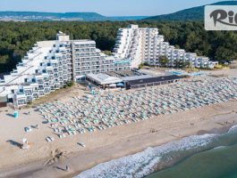 Специална оферта за Ранни записвания за море на първа линия в Албена от 8 до 21 Юни! All Inclusive нощувка + басейн с мин. вода, 2 шезлонга и 1 чадър на плажа, от Хотел Славуна 4*