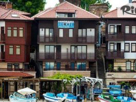 Специална оферта за Почивка в Стария град на Несебър до 30 Юни и от 1 Септември до 31 Октомври! Нощувка за до четирима, от Семеен хотел Panorama Blue