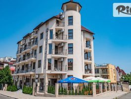 Специална оферта за Лятна почивка в Обзор! Нощувка със закуска + басейн с детска секция, чадър и шезлонг и дете до 5.99г - БЕЗПЛАТНО, от Хотел Санта Мария