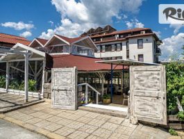 Специална оферта за Цяло лято на почивка в Лозенец! Нощувка със закуска + паркинг, от Хотелски комплекс Лагуна