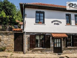Специална оферта за Почивка с компанията край Узана до края на Юли! Нощувка в самостоятелна къща за гости за до 14 човека + ползване на басейн, барбекю, оборудвана кухня и механа, от Денизовата къща