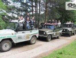Специална оферта за Сафари за двама в Родопите! Разходка с offroad джип до Гарванов камък или Милеви скали с включени напитки от Сафари Адвенчър Велинград