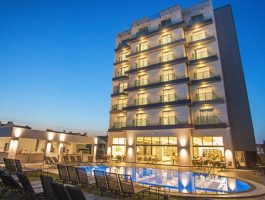 Специална оферта за Почивка в Айвалък! 7 All Inclusive нощувки в Hotel Musho 4* + собствен плаж, 3 басейна, 1 детски басейн с водни пързалки, детски кът + БЕЗПЛАТНО за дете до 6 г.