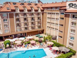 Специална оферта за Цяло лято на море в Слънчев бряг! Нощувка на база All Inclusive + басейн, чадъри и шезлонги + Дете до 12 г. безплатно, от Хотел Бахами Резиденс на 300м. от плажа