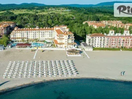 Специална оферта за Почивка на първа линия в Царево! All Inclusive нощувка + басейн, шезлонг и чадър на плажа + Безплатно за дете до 11.99 г., от Апартхотел Серенити бей 4*