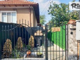 Специална оферта за Почивка в Панагюрище до края на Септември - важи за празници! Нощувка със закуска и вечеря + градина с барбекю и детски кът, от Kъща за гости Съкровище