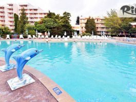 Специална оферта за Лятна All Inclusive почивка в Албена – само на 150 м от плажа! All Inclusive нощувка + басейн с минерална вода, 2 шезлонга и 1 чадър на плажа, от Хотел Малибу 4*