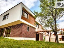 Специална оферта за Почивка край Ловеч до края на Септември! Наем на луксозна къща за 8, 10 или 14 човека + барбекю, оборудвана кухня и фитнес, от Къща за гости Дрийм