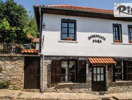 Специална оферта за Почивка с компанията край Узана до края на Юли! Нощувка в самостоятелна къща за гости за до 14 човека + ползване на басейн, барбекю, оборудвана кухня и механа, от Денизовата къща