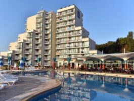 Топ Оферта Лято 2025 в Албена All Inclusive до 01.07 с безплатен плаж в хотел Боряна