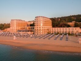 Топ Оферта Лукс лятна почивка през 2025 в Азалия Медикъл СПА, Ultra All Inclusive до 09.07