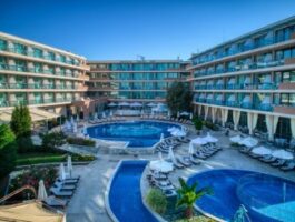 Топ Оферта На първа линия в ТОП хотел All Inclusive с плаж до 03.07 в Sandy Bay Hotel, Свети Влас