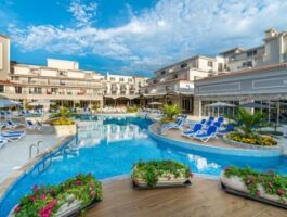 Топ Оферта Лято 2025 в ТОП нов хотел до плажа Хармани, All Inclusive до 04.07 и след 01.09 в Хотел Мартинез, Созопол