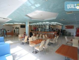 Мега Оферта На 10 метра от плажа! Хотел Арсенал 2*, Несебър: Нощувка, All Inclusive, блок маса, басейн