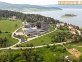 Ваучер оферта за Закуска и вечеря + външен и вътрешен басейн, СПА център, детски кът и БОНУС деца до 11,99г БЕЗПЛАТНО от Гранде Виста Ризорт и СПА, Цигов Чарк