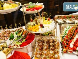 Мега Оферта "Модерен рожден ден" с 150 броя коктейлни хапки в 5 плата от Деличи кетъринг