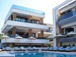Топ Оферта 5 дни със закуска за двама през септември в Agnes Deluxe Hotel