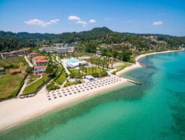 Топ Оферта 5 дни със закуска за двама през септември в Kassandra Palace Seaside Resort