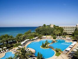 Топ Оферта 5 дни полупансион за двама през септември в Sani Beach Hotel
