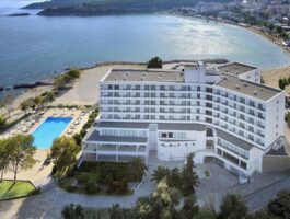 Топ Оферта 5 дни със закуска за двама през септември в Lucy Hotel Kavala