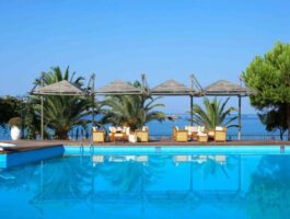 Топ Оферта 5 дни със закуска за двама през септември в Hotel Kamari Beach