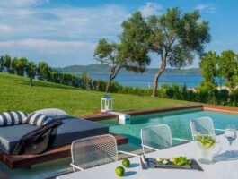 Топ Оферта 5 нощувки за двама през юни в Avaton Luxury Beach Resort - Relais & Chateaux