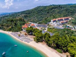 Топ Оферта 5 дни полупансион за двама през септември в Lagomandra Hotel & Spa