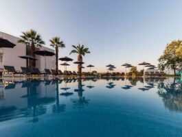 Топ Оферта 5 дни полупансион за двама през септември в Mythic Summer Hotel