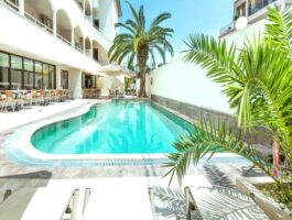 Топ Оферта 5 дни полупансион за двама през септември в Elinotel Polis Hotel