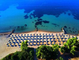 Топ Оферта 5 дни със закуска за двама през септември в Blue Dolphin Hotel Chalkidiki