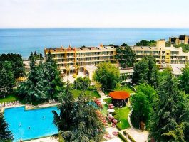 Оферта Море 2025 в Златни пясъци! Нощувка на човек на база All Inclusive + басейн и на 30 м. от плажа в хотел Амбасадор***