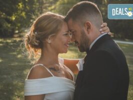 Мега Оферта Заснемане на сватба до 8 часа: граждански и църковен брак, тържество в ресторант