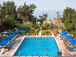 Топ Оферта 5 дни полупансион за двама през септември в Sun Beach Platamon Resort