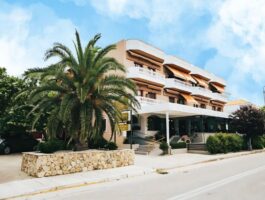 Оферта Нощувка за ДВАМА със закуска и вечеря в Hotel Fanari***, Фанари, Гърция