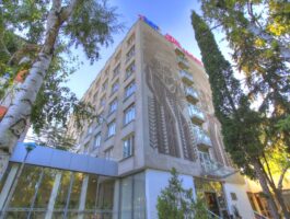 Оферта Нощувка на човек със закуска в хотел ИнтелКооп, Пловдив