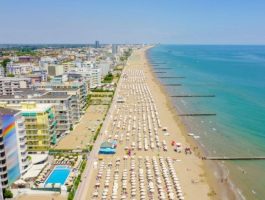 Оферта Почивка в Лидо ди Йезоло, Италия! Транспорт + 5 нощувка на човек със закуски и вечери в хотел Malibran от ТА Юбим Холидейс