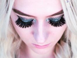 Оферта Поставяне на мигли косъм по косъм от салон за красота KK lashes, София
