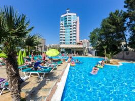 Оферта 01.05-09.06 на първа линия в Слънчев бряг! Нощувка за двама на база All Inclusive + анимация за деца и възрастни в Гранд хотел Съни бийч****. Дете до 12г. - БЕЗПЛАТНО!