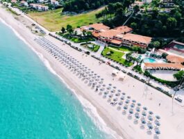 Оферта На първа линия в Possidi Holidays Resort & Suites Hotel*****,Посиди, Гърция! Нощувка за ДВАМА със закуска и вечеря + басейн