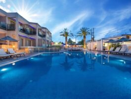 Оферта Ранни записвания в Dionysos Hotel & Studios***, Ханиоти, Гърция! Нощувка на човек със закуска + басейн