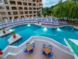 Оферта All Inclusive нощувка на човек + басейн и анимация от хотел Холидей Парк****, Златни пясъци. Дете до 12.99г. - БЕЗПЛАТНО!